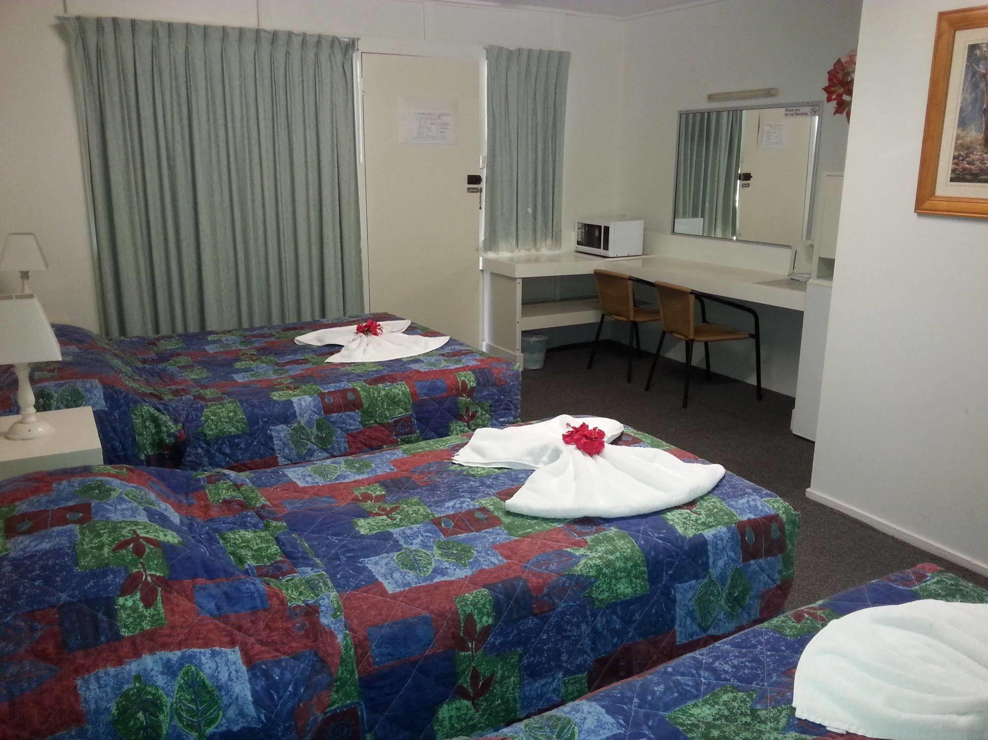 Golden Fountain Motel Rockhampton Bagian luar foto