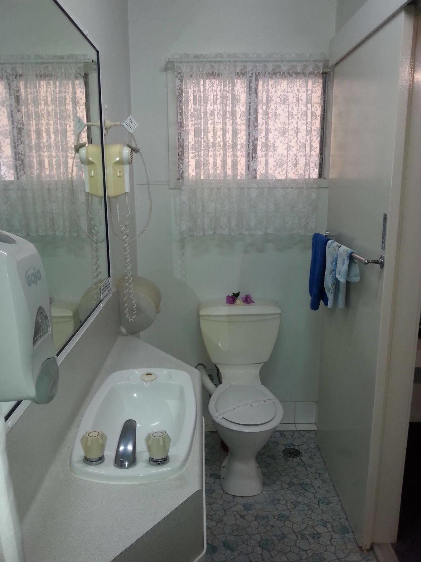 Golden Fountain Motel Rockhampton Bagian luar foto