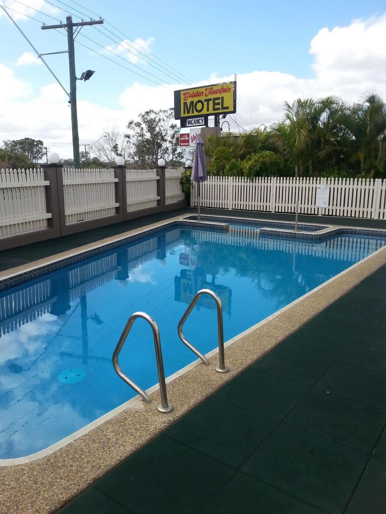 Golden Fountain Motel Rockhampton Bagian luar foto