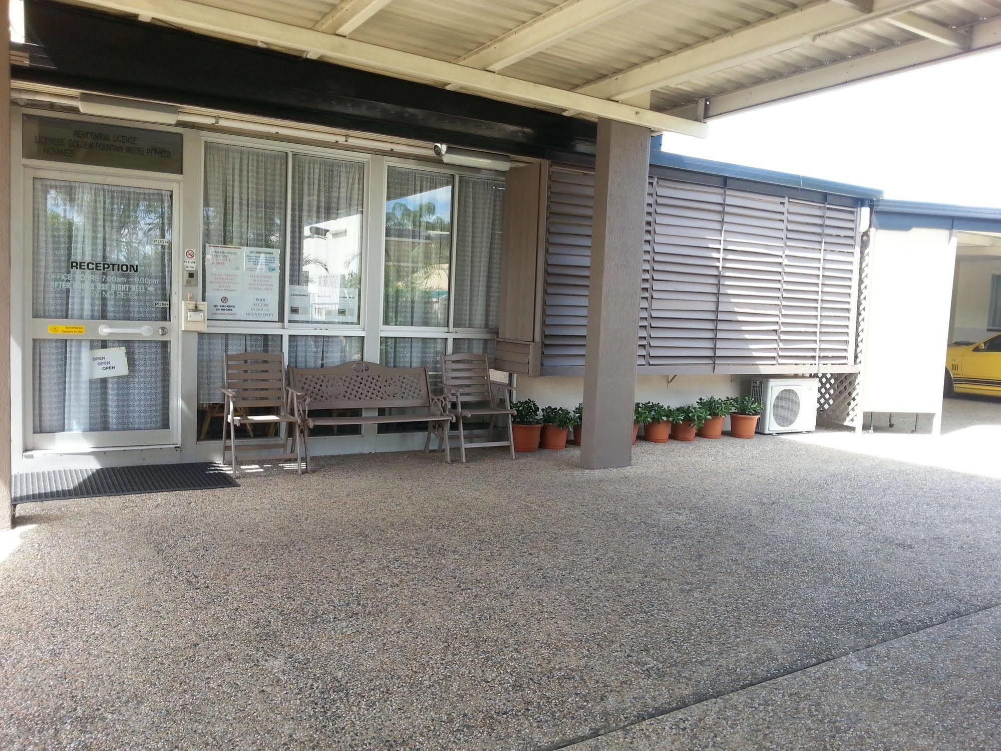Golden Fountain Motel Rockhampton Bagian luar foto