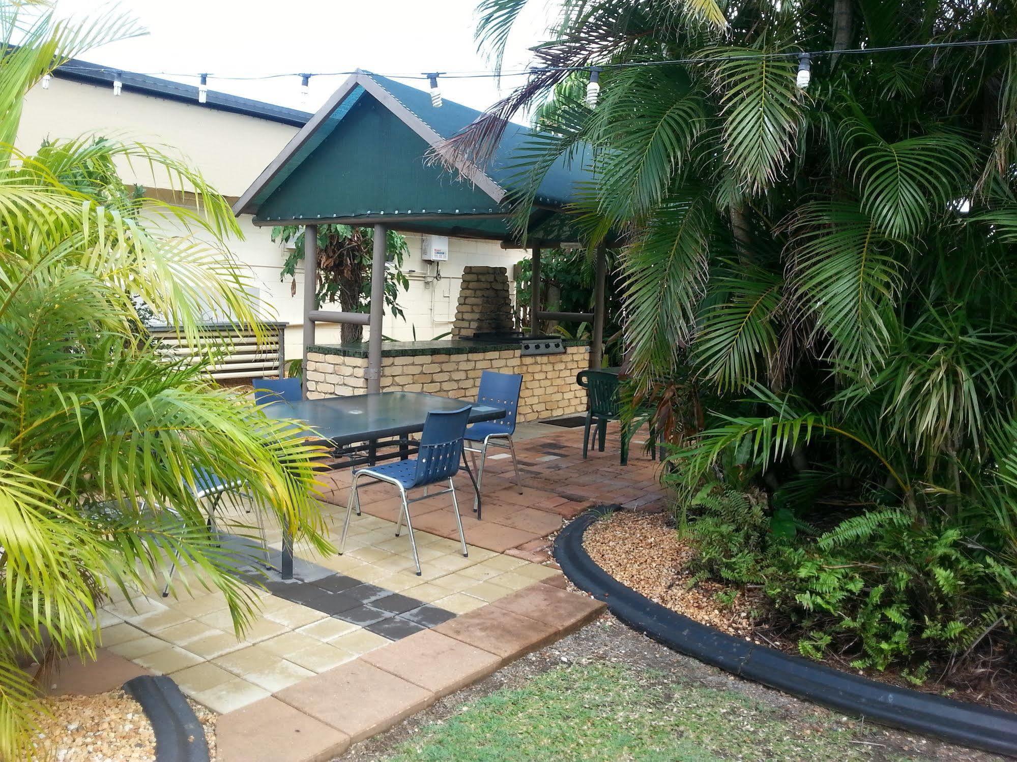 Golden Fountain Motel Rockhampton Bagian luar foto